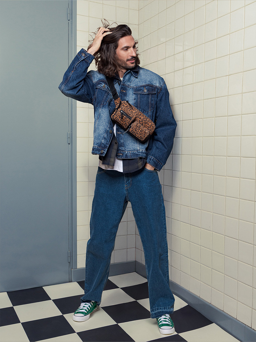 fanny-pack-leopard-black-leather-labanane-90s-leopard-ambient-view-m86-lp-b