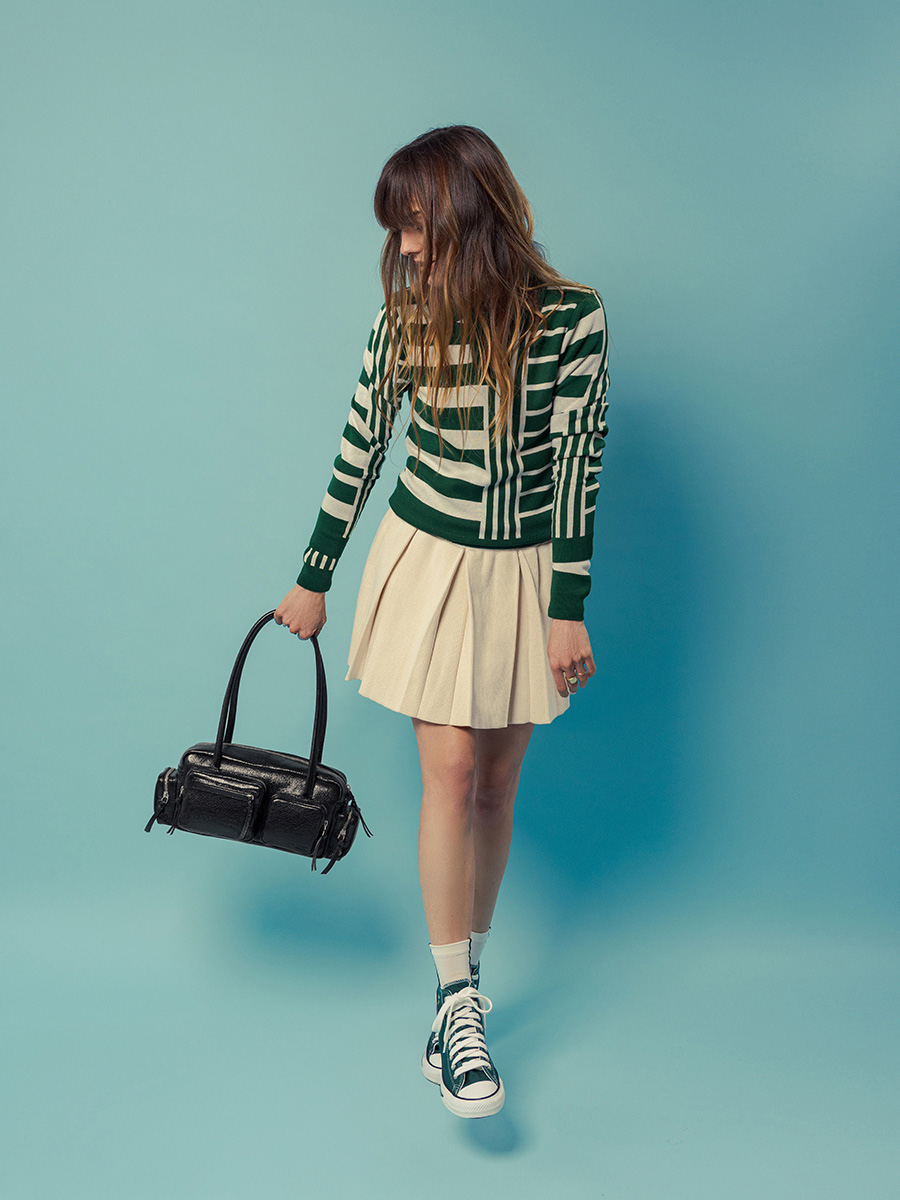 multi-pockets-bag-shimmering-black-leather-lebasset-90s-eclipse-ambient-view-w56-m-b