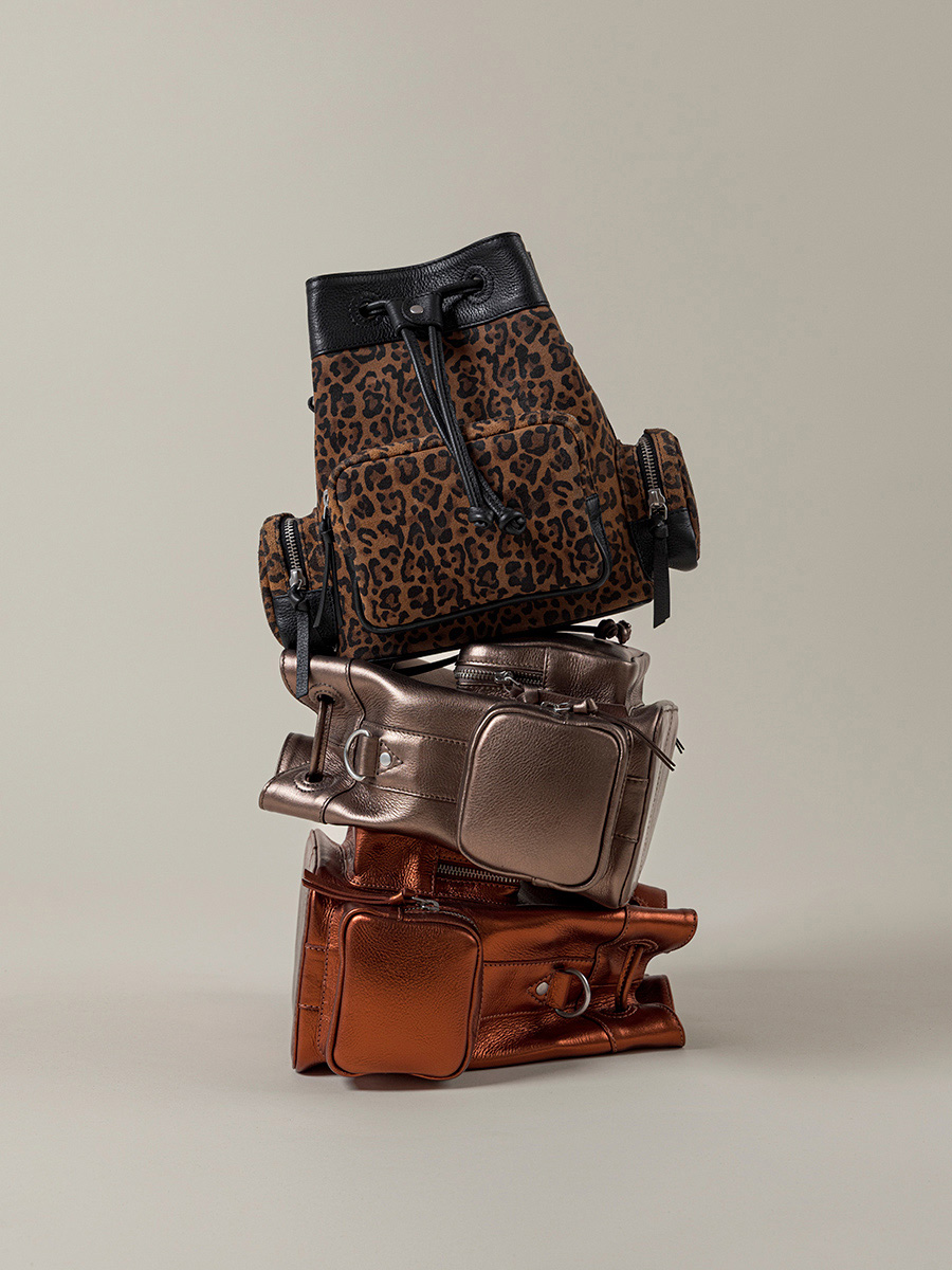 bucket-bag-leather-leopard-black-leseau-90s-leopard-focus-material-view-w57-lp-b