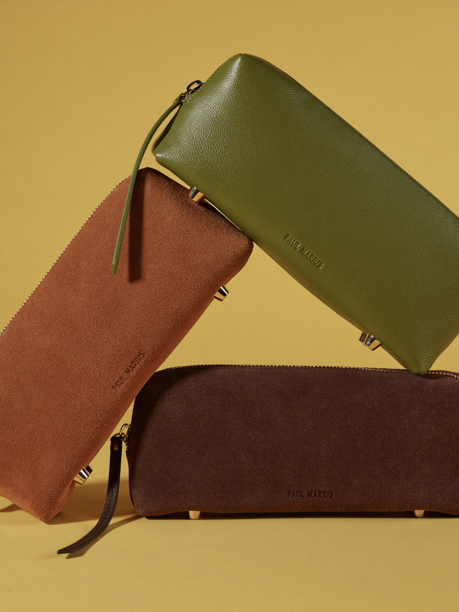 toiletry-bag-brown-adam-brick-ambient-view-m79-su-co