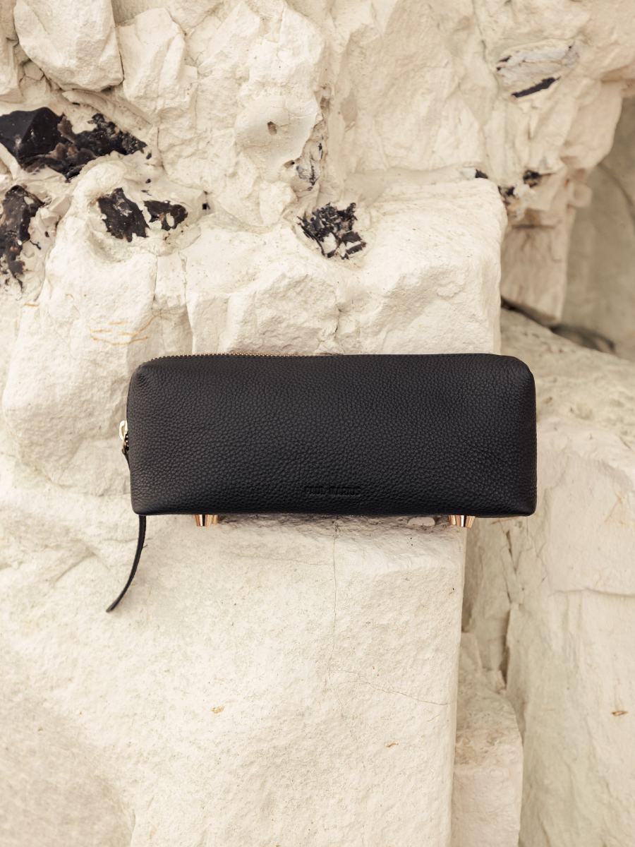 toiletry-bag-adam-soft-black-campaign-view-m79-bm-b