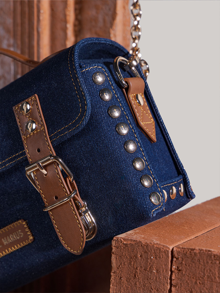 copper-leather-shoulderbag-lartisane-n2-denim-brut-paul-marius-focus-material-view-picture-p102-dblu-denim