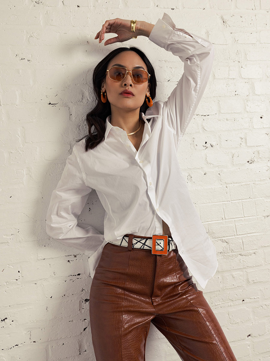 leather-belt-white-black-orange-marisa-arty-01-ambient-view-lb-105-fb16401-art1-b-w