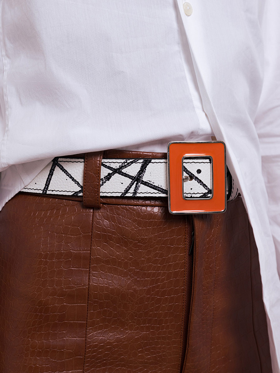 leather-belt-white-black-orange-marisa-arty-01-inside-view-lb-105-fb16401-art1-b-w