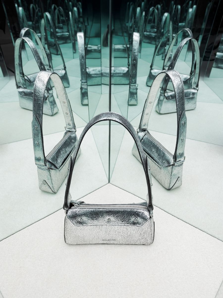 shoulder-bag-billie-miroir-silver-ambient-view-w55-mir