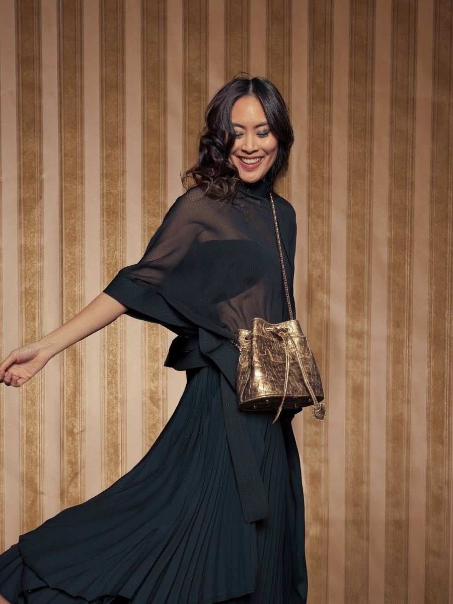 mini-bucket-bag-capucine-xs-bijoux-gold-front-view-picture-w39xs-cr-db-g