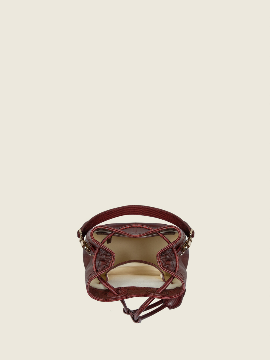 mini-bucket-bag-capucine-xs-1960-garnet-ambient-view-picture-w39xs-l-r