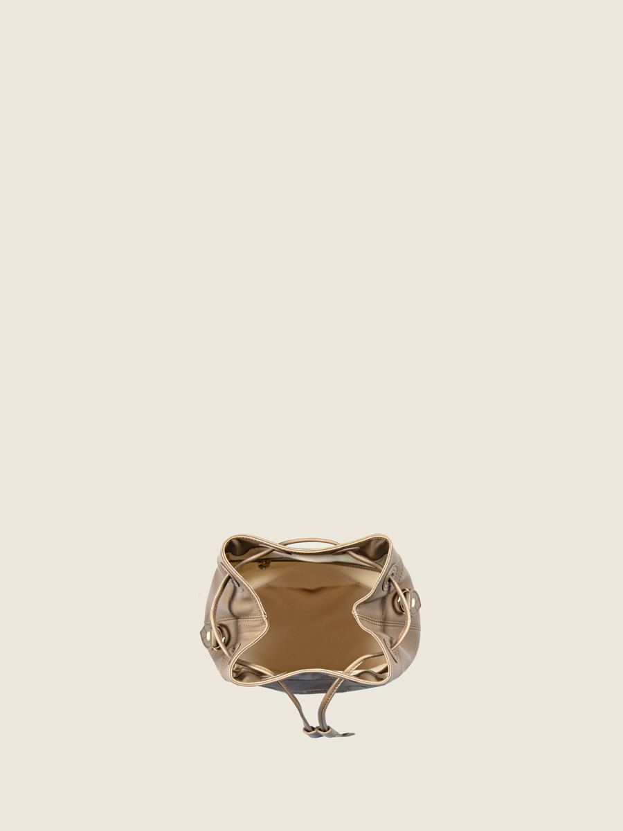 mini-bucket-bag-leather-capucine-xs-taupe-ambient-view-w39xs-bei