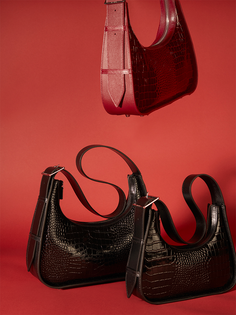 victoire-xs-handbag-leather-burgundy-patent-focus-material-w54xs-cr-ver-dr