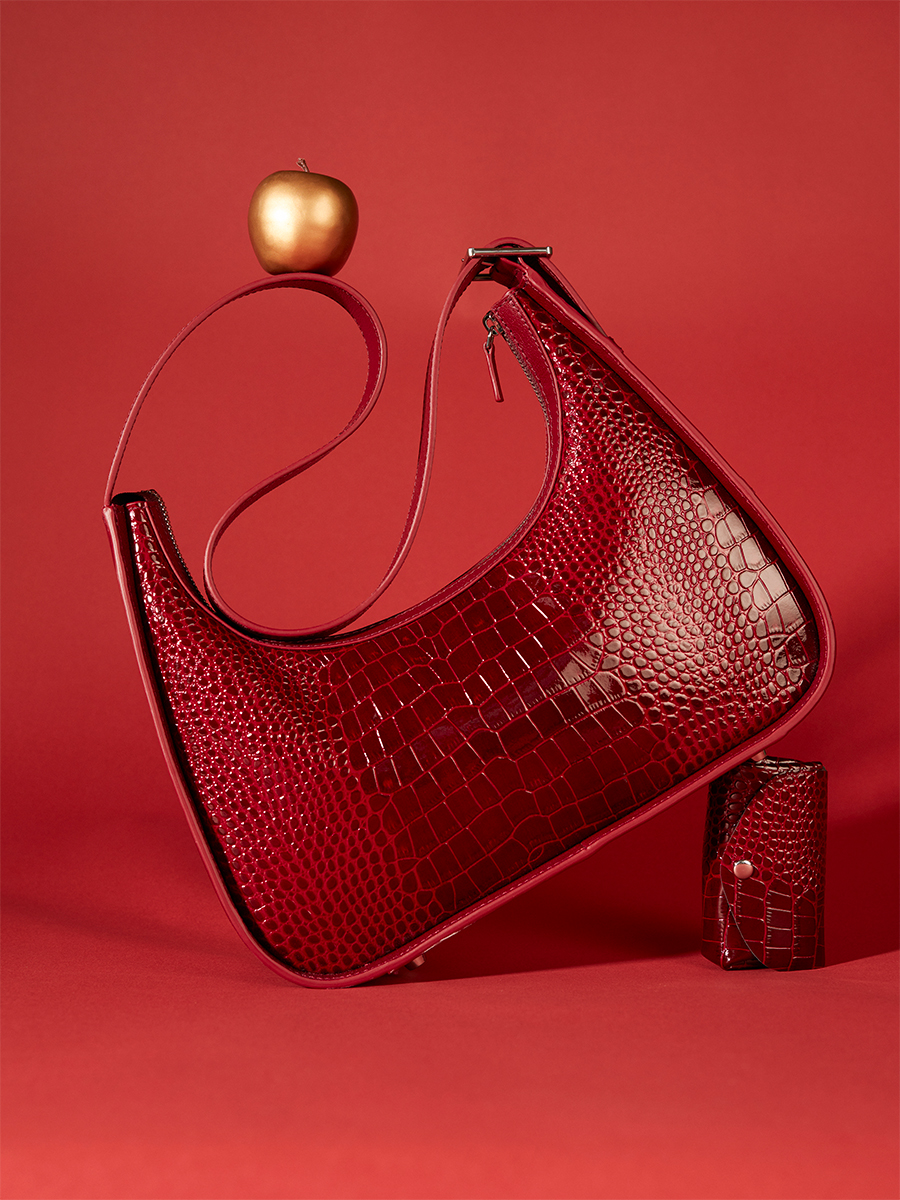 victoire-handbag-leather-burgundy-patent-back-view-w54-cr-ver-dr