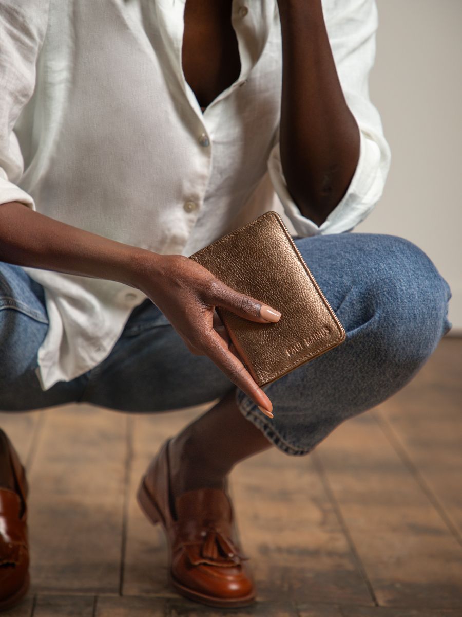 brown-leather-passport-cover-letui-pour-passeport-copper-paul-marius-back-view-picture-m64-c