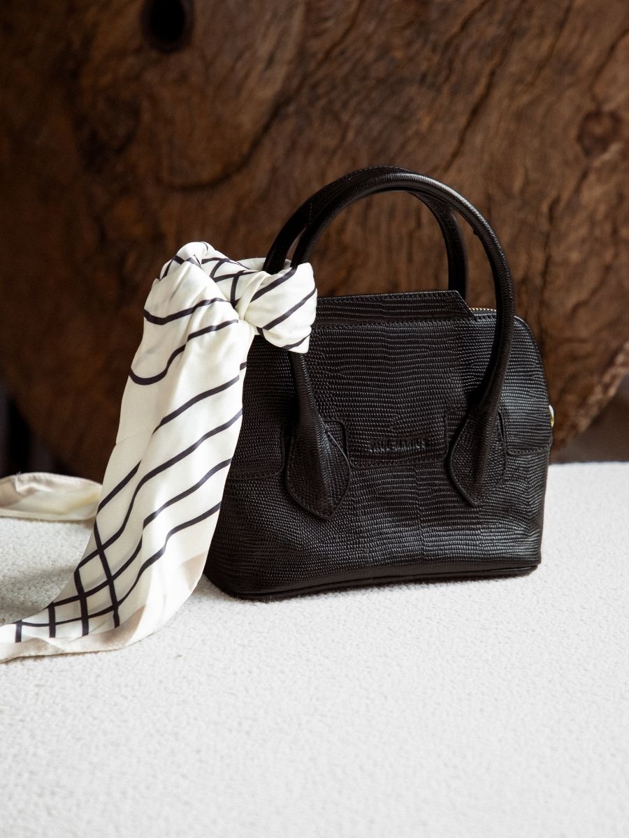 mini-leather-handbag-for-women-black-focus-material-view-picture-gisele-xs-1960-jet-black-paul-marius-w32xs-l-b