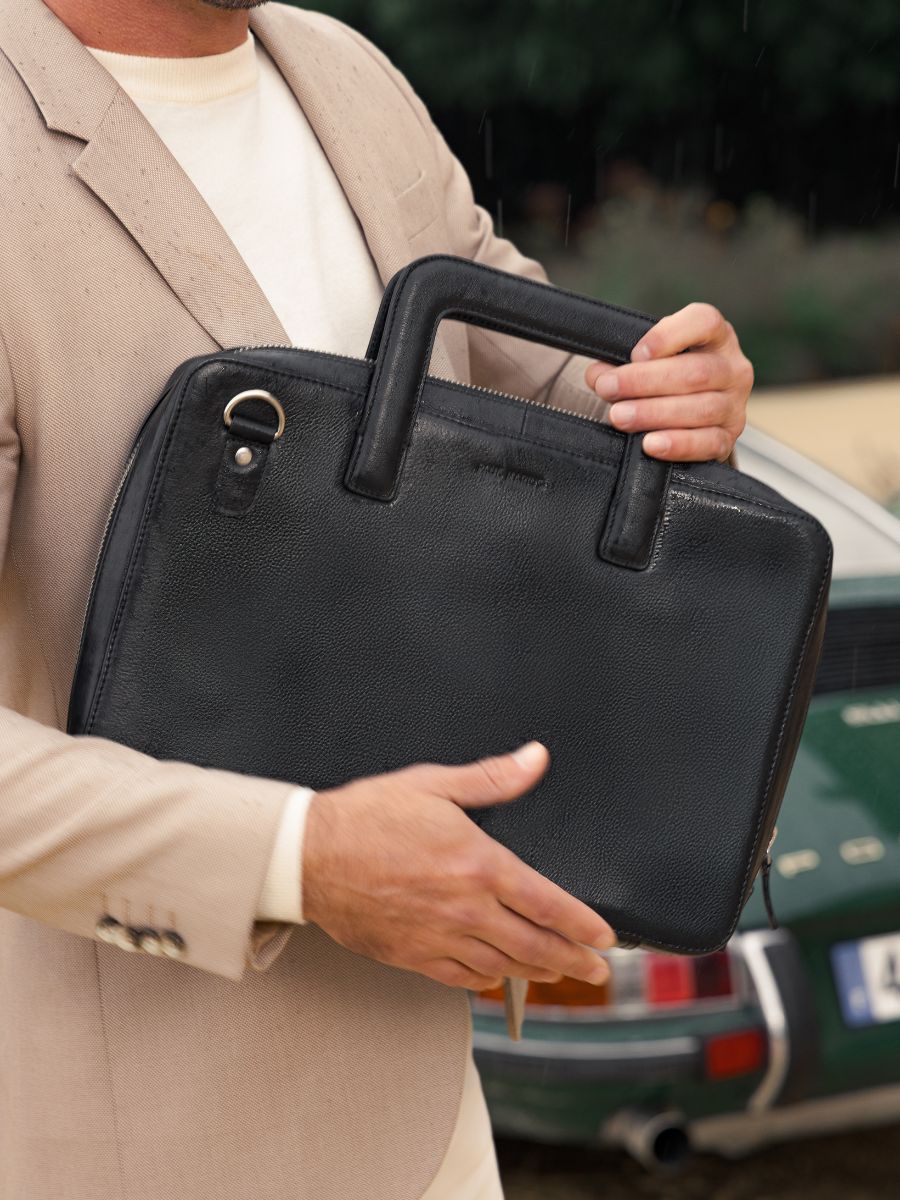 leather-document-holder-black-ambient-view-picture-henri-black-paul-marius-b10-b