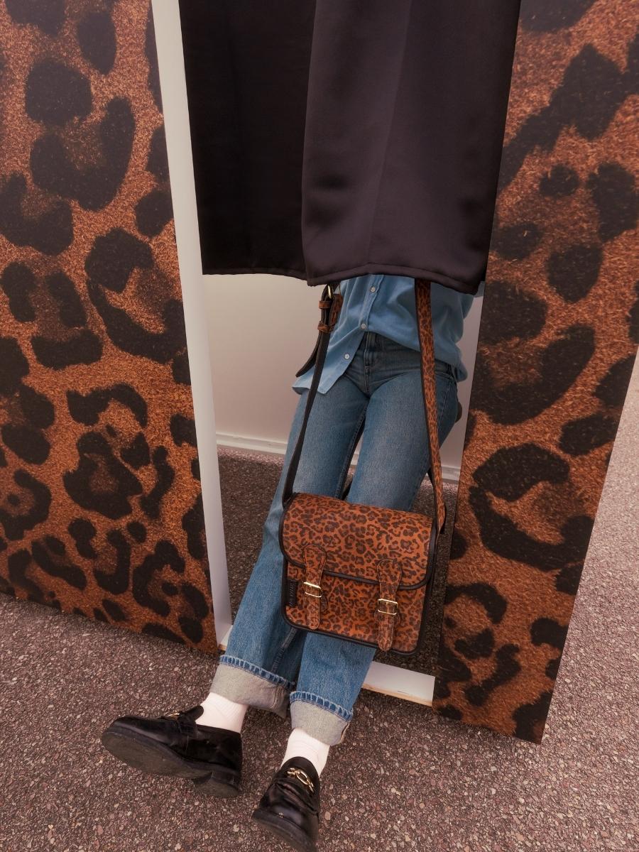 shoulder-bag-lasacoche-s-leopard-black-focus-material-view-m02s10-lp-b