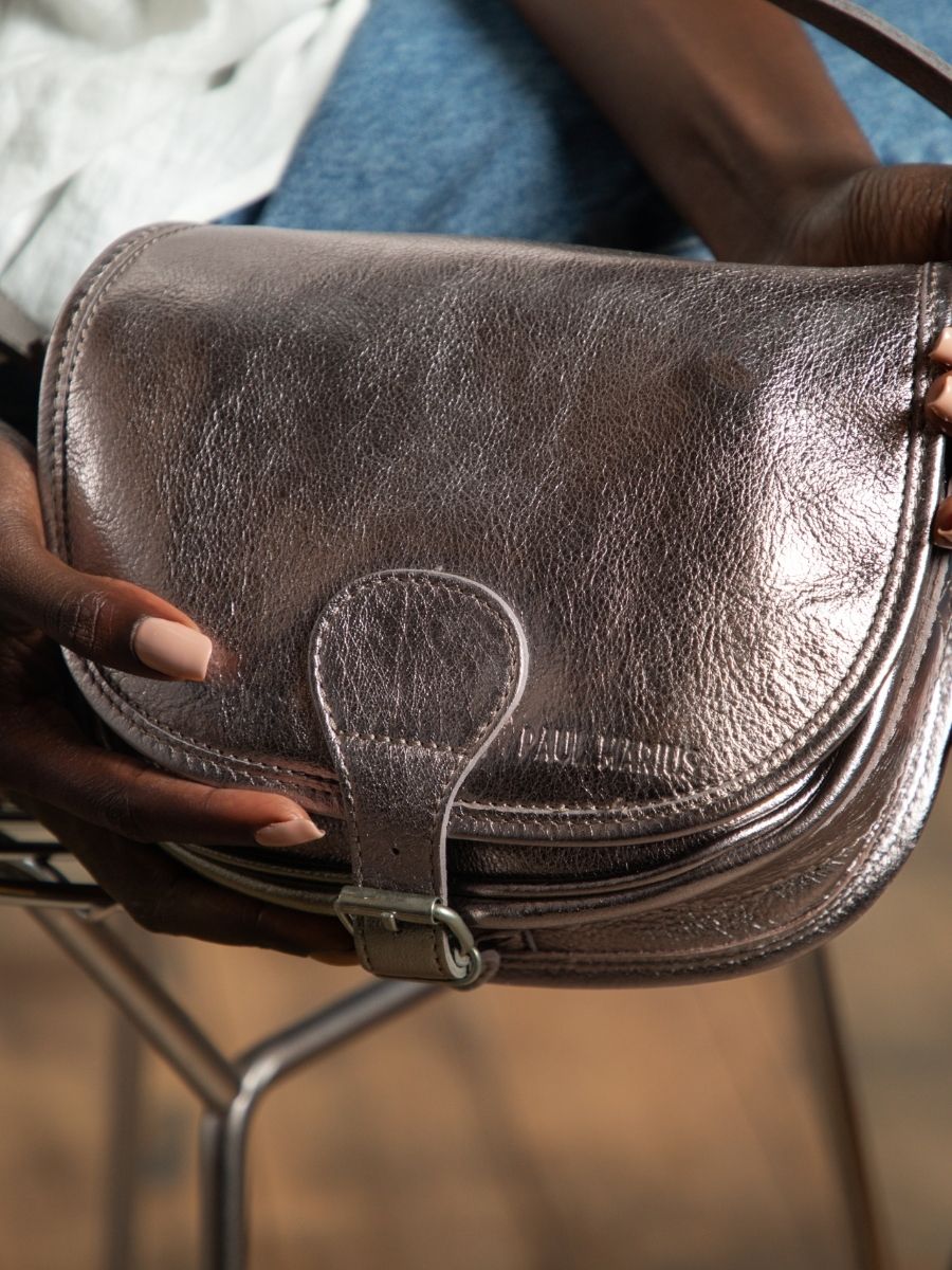 silver-leather-shoulder-bag-lebohemien-steel-paul-marius-focus-material-picture-m44-gm