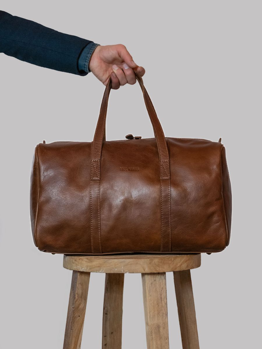 leather-travel-bag-plane-brown-ambient-view-picture-lecabine-tobacco-brown-paul-marius-m103-mk