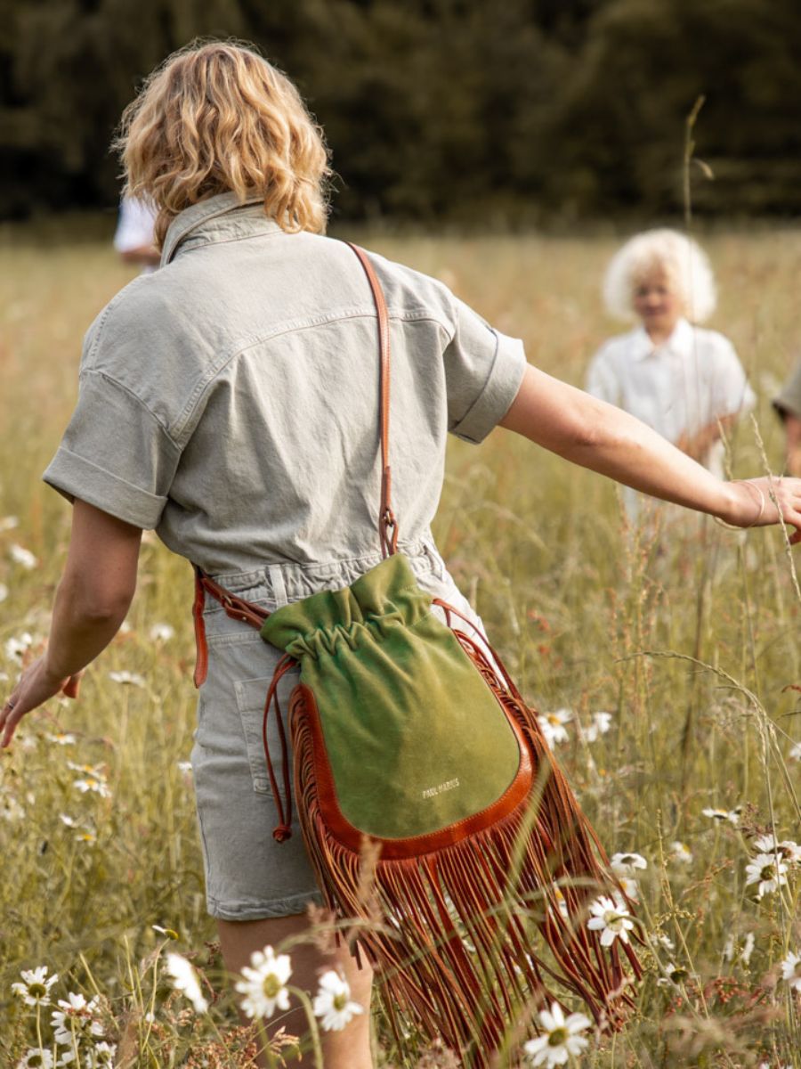 leather-cross-body-bag-for-woman-khaki-brown-ambient-view-picture-lechamane-nomade-paul-marius-w101-oco-gr
