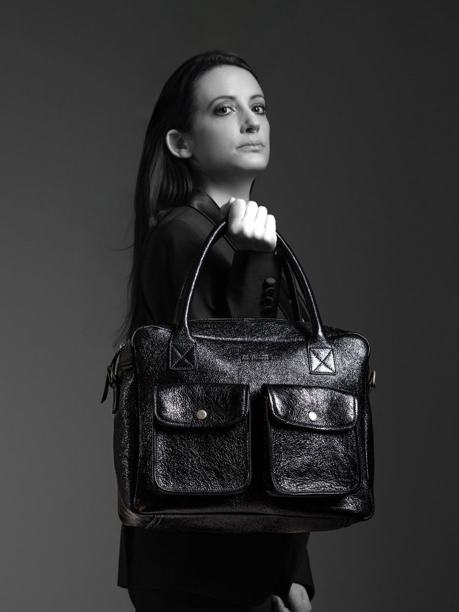 shimmering-black-leather-handbag-ledandy-eclipse-paul-marius-campaign-picture-w04-m-b