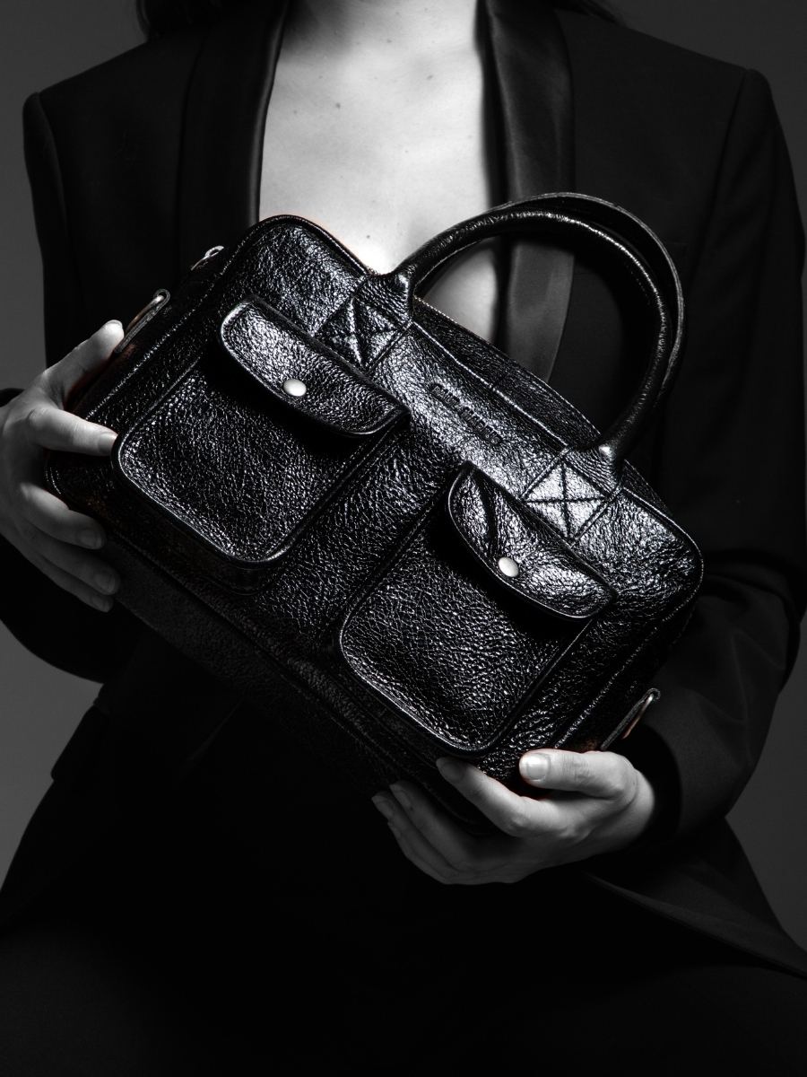 shimmering-black-leather-handbag-ledandy-s-eclipse-paul-marius-campaign-picture-w04s-m-b