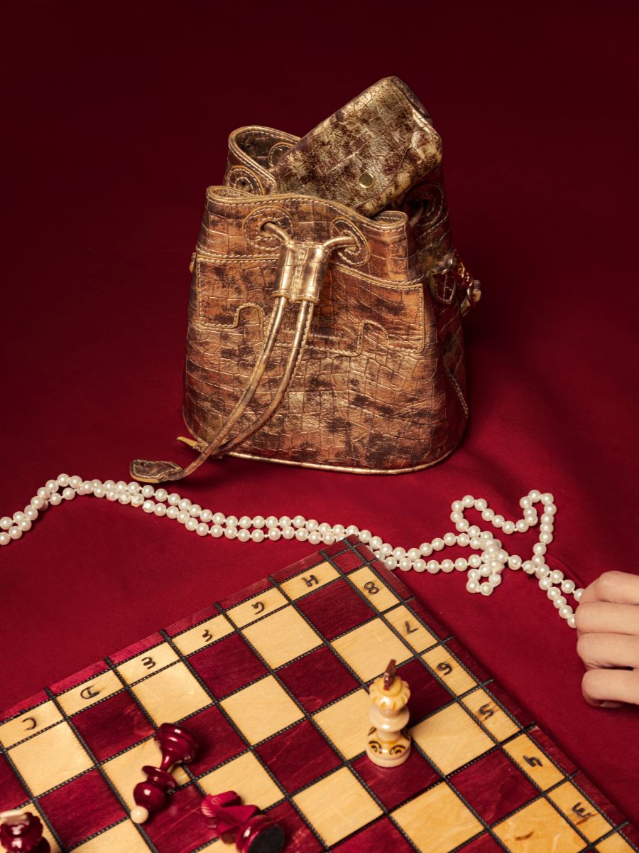 purse-legustave-bijoux-gold-inside-view-clp-cr-db-g