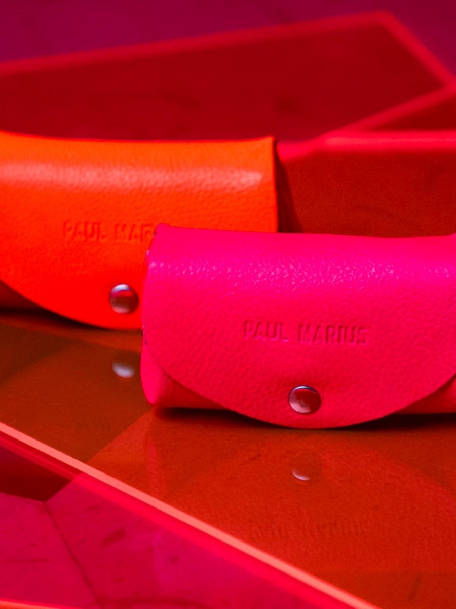 pink-leather-purse-legustave-neon-paul-marius-campaign-focus-material-view-clp-ne-pi