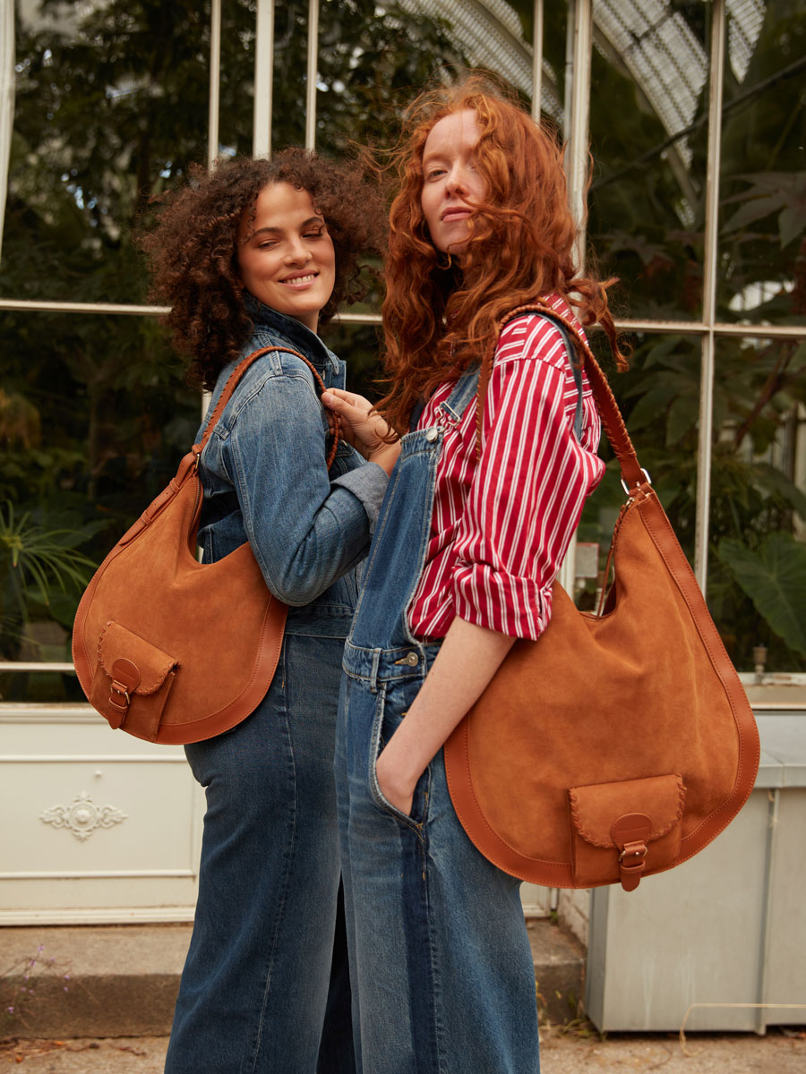 bag-woman-leather-lehobo-m-hazelnut-ambient-view