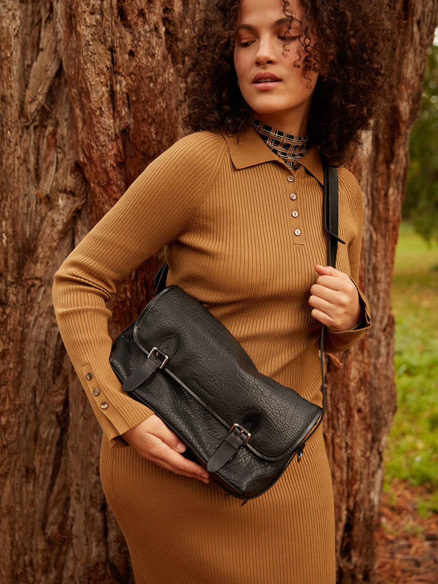 leather-cross-body-bag-loulou-black-ambient-view