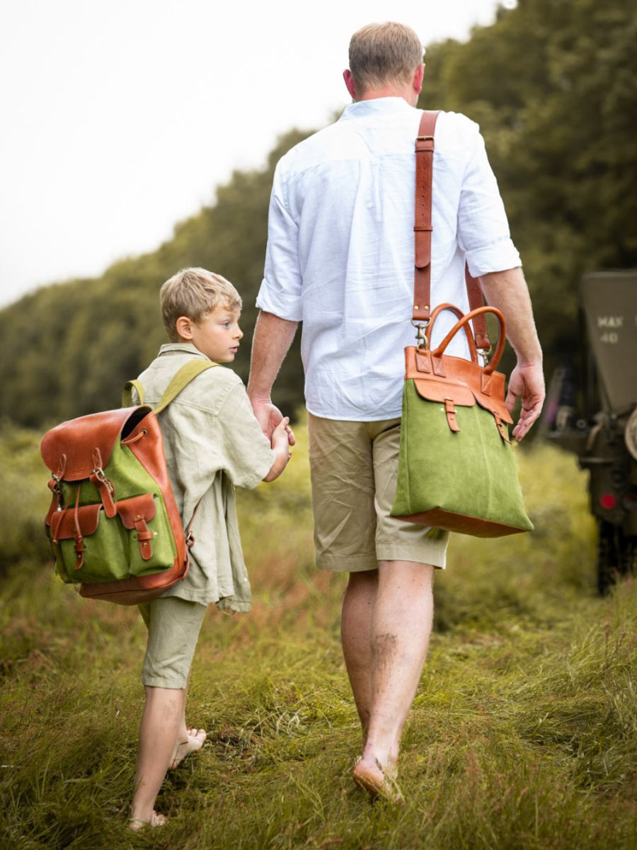 brown-khaki-leather-bucket-bag-lepilote-nomade-paul-marius-ambient-view-picture-b06-oco-gr