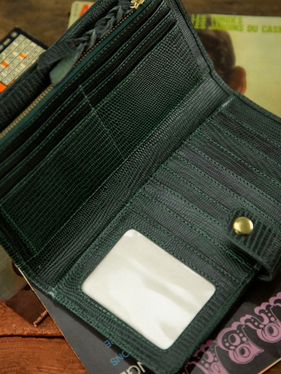 green-leather-wallet-leportefeuille-charlotte-n2-1960-malachite-paul-marius-ambient-view-picture-m67-l-dg