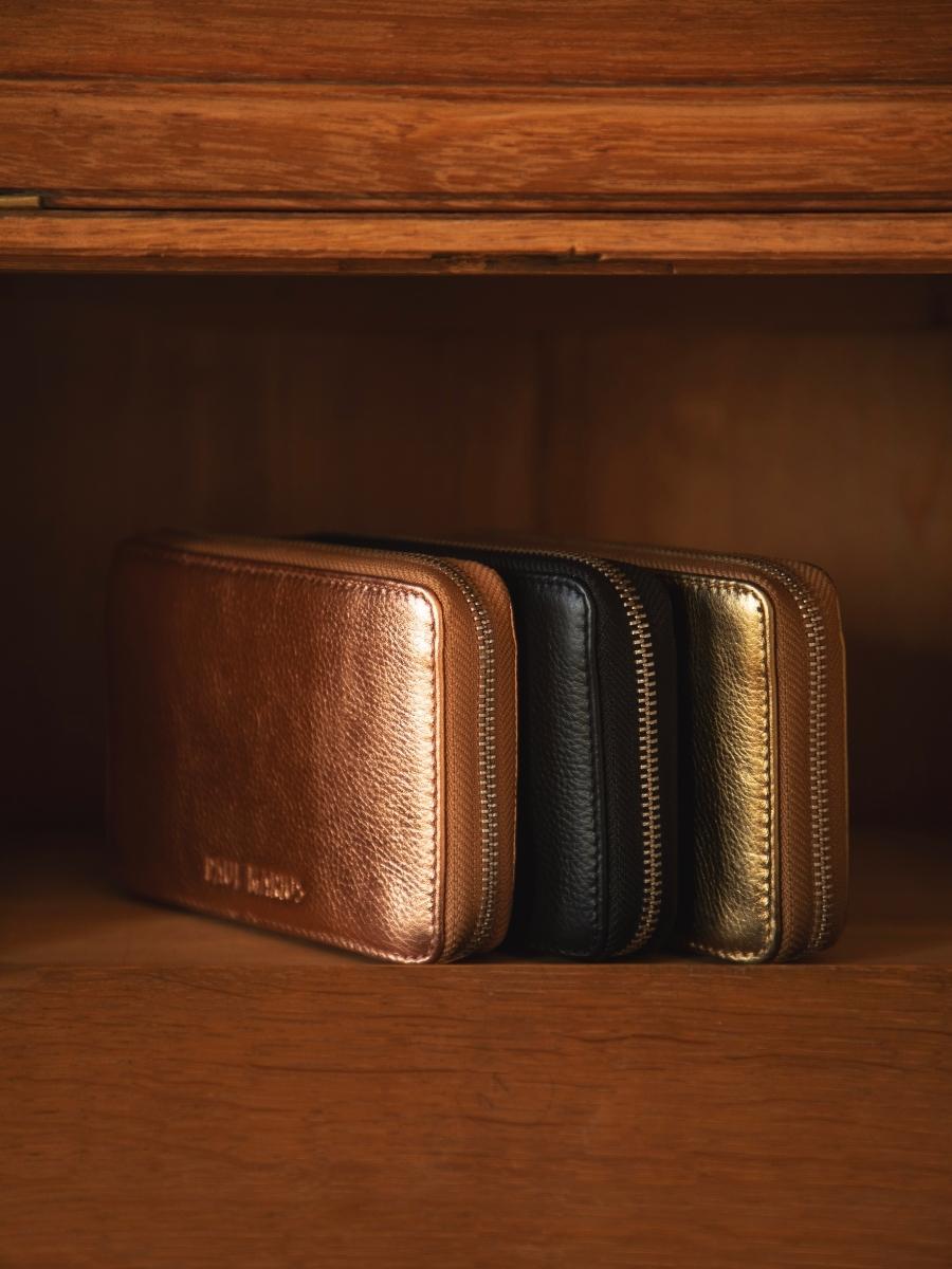 wallet-alice-light-brown-focus-material-view-m76-og