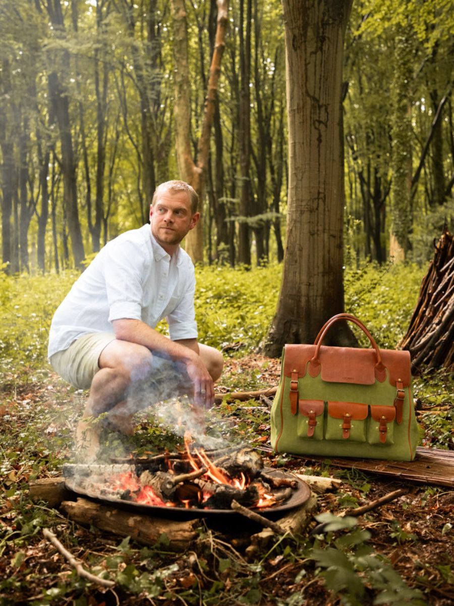 brown-khaki-leather-travel-bag-rouen-delhi-nomade-paul-marius-focus-material-view-picture-m109-oco-gr