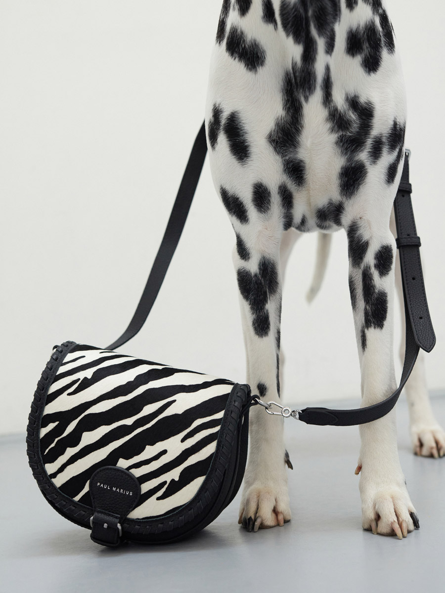 mini-leather-shoulder-bag-lebobo-black-white-ambient-view-w61s-ti-b-w