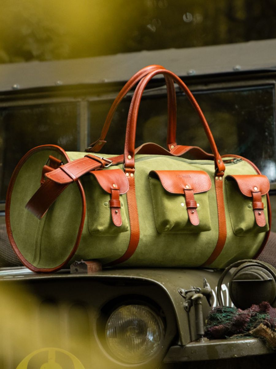 brown-khaki-leather-travel-bag-levoyageur-xl-nomade-paul-marius-front-view-picture-m108s60-oco-gr