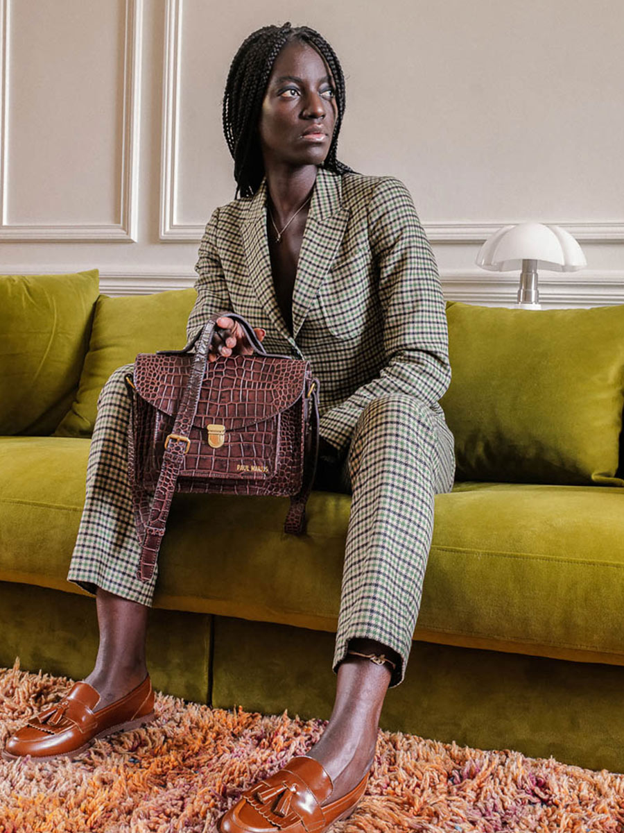 leather-crossbody-bag-for-woman-dark-brown-front-view-picture-mademoiselle-george-alligator-tigers-eye-paul-marius-3760125357447