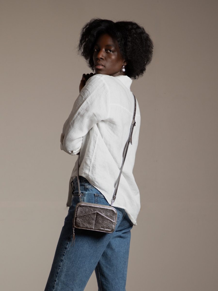 silver-leather-belt-bag-paula-steel-paul-marius-campaign-picture-m66-gm