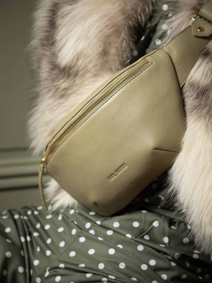 leather-fanny-pack-for-women-green-matter-texture-labanane-art-deco-almond-paul-marius-3760125359465