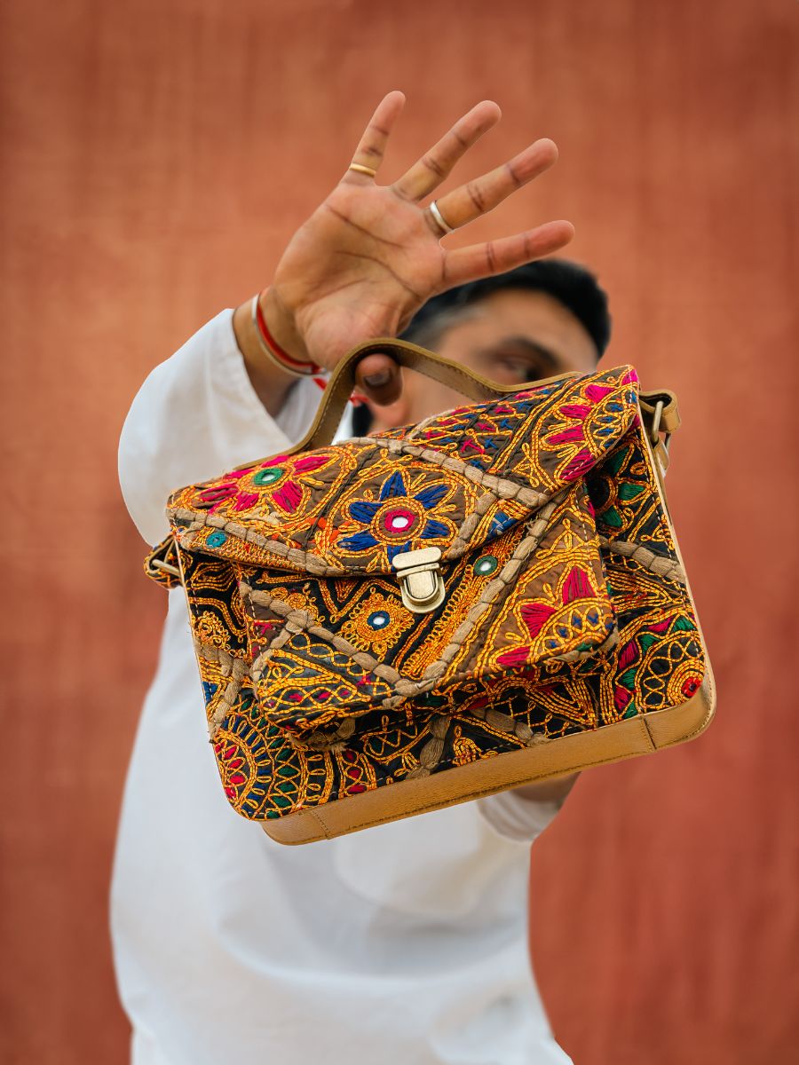 gold-leather-handbag-mademoiselle-george-jaipur-bronze-paul-marius-ambient-view-picture-w05-jai-og