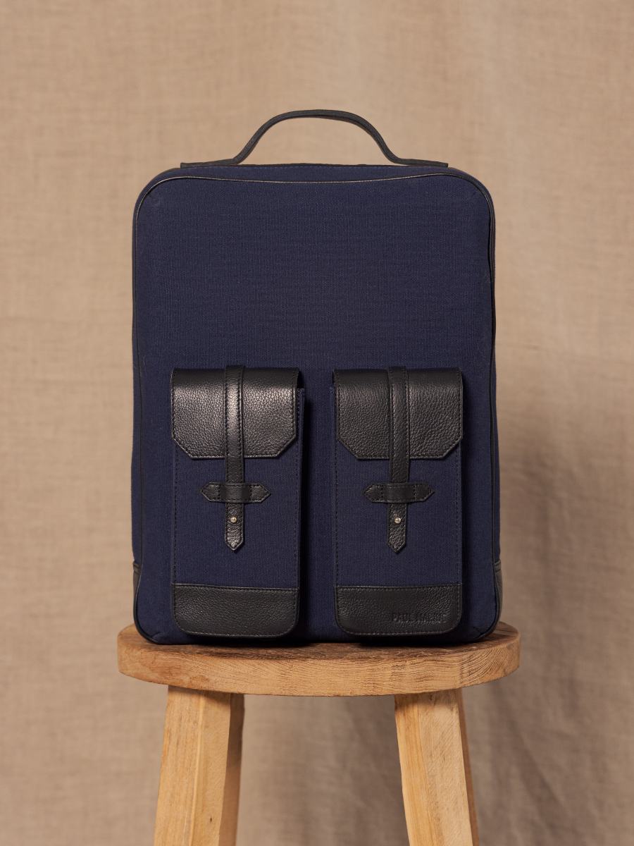 leather-backpack-unisex-black-blue-side-view-picture-urbain-black-navy-blue-canvas-paul-marius-b08-obl-bluc