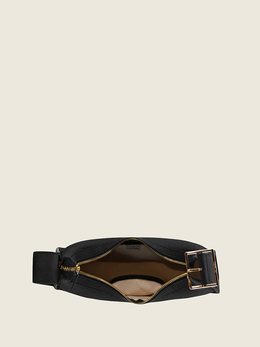 baguette-bag-leather-victoire-soft-black-ambient-view-w54-bm-b