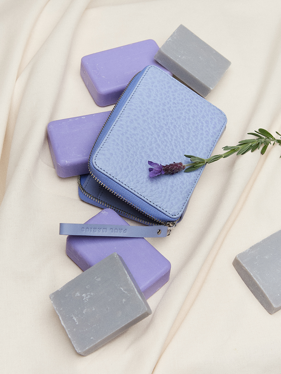 Purple leather wallet LePortefeuille Alice - Lavender side view