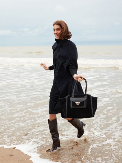 LeCaprice - Black Velvet