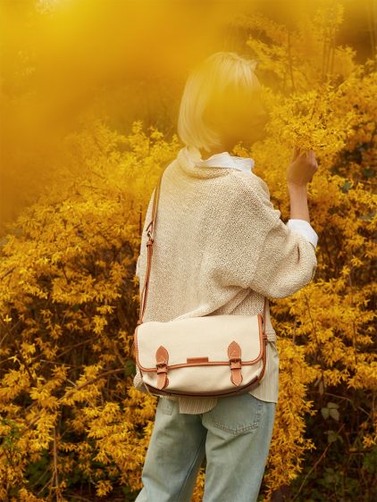 Loulou Escapade - Beige Canvas