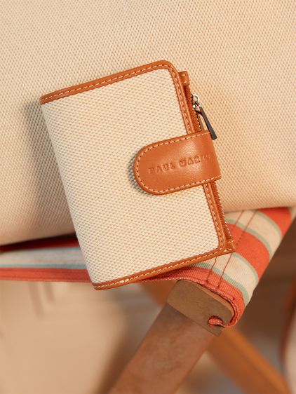 Valentine Escapade - Beige Canvas