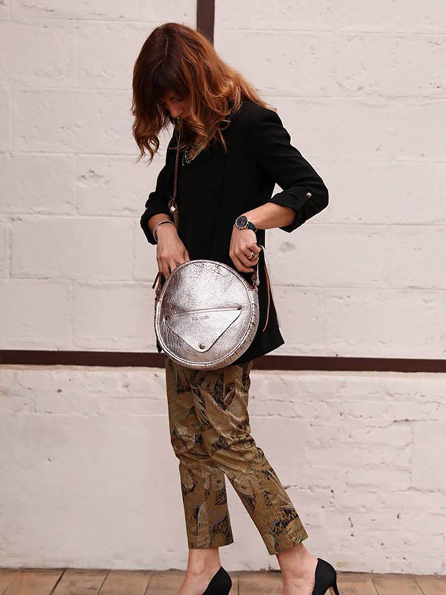 shoulder-bag-for-woman-silver-front-view-picture-lecrin-silver-amber-paul-marius-3760125333939