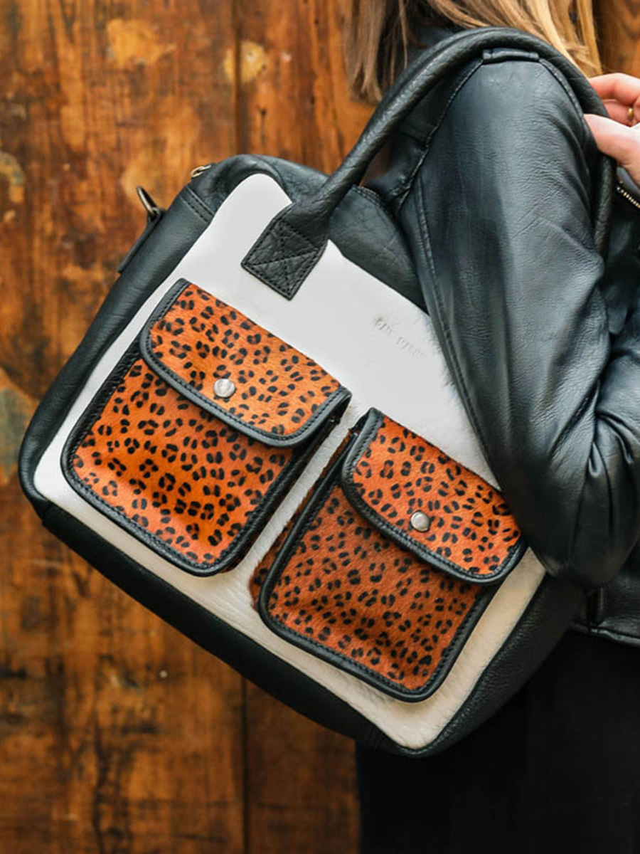 leather-document-holder-for-woman-multicoloured-black-white-picture-parade-ledandy-leopard-black-white-paul-marius-3760125338651