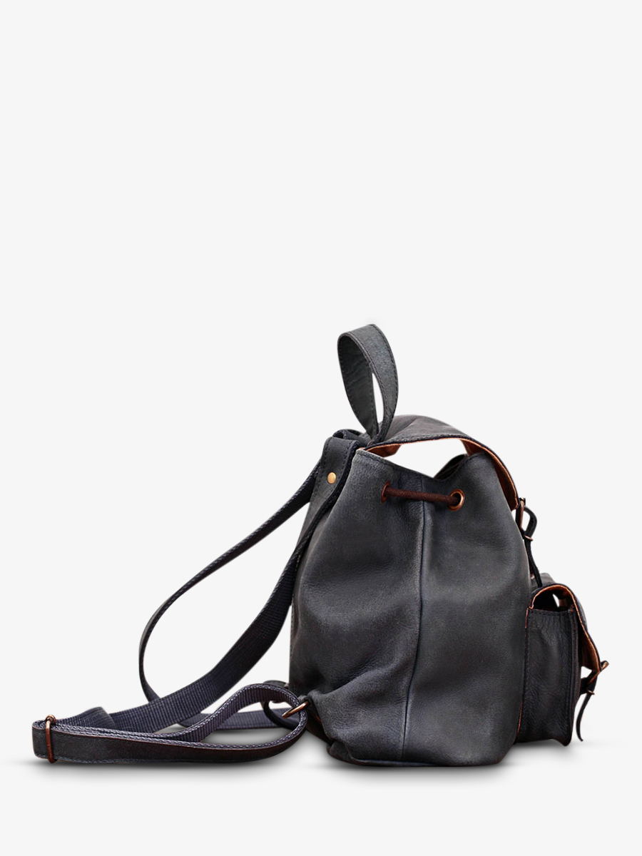 leather-backpak-for-woman-blue-side-view-picture-lebaroudeur-petrol-blue-paul-marius-3760125330808