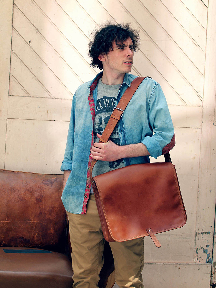 business-document-holder-black-picture-parade-lemessager--l-indus-paul-marius-3770003007364