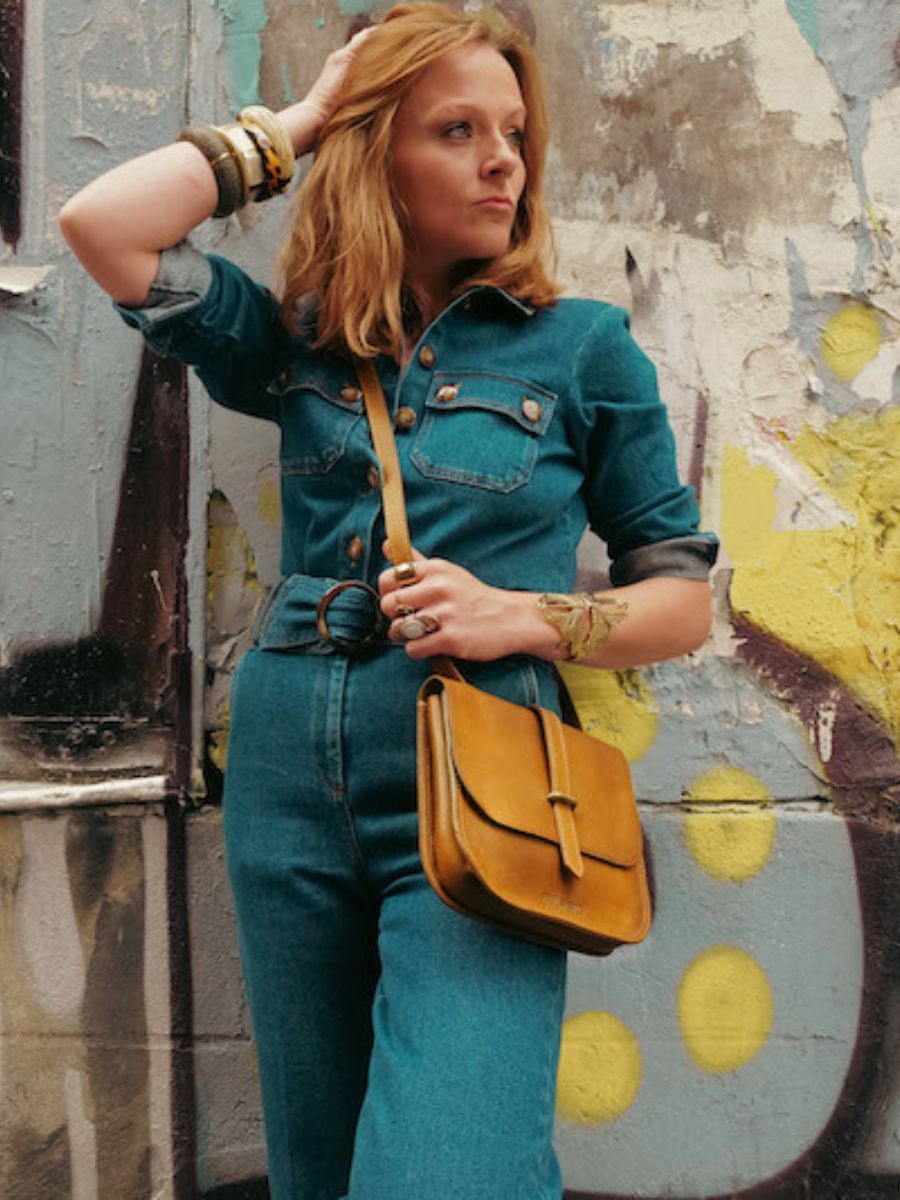 leather-shoulder-bag-for-woman-brown-picture-parade-lagibeciere-oiled-honey-paul-marius-3760125355504