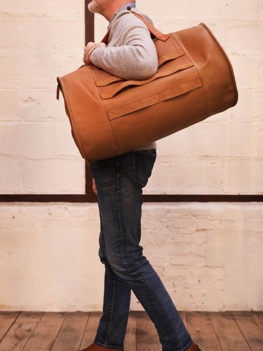 big-leather-travel-bag-for-men-beige-front-view-picture-moncolonel-sand-paul-marius-3760125334943